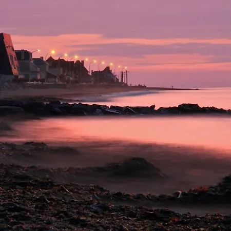 아파트 Beau F2, Vue Sur Mer, A Deux Pas De Courseulles. *