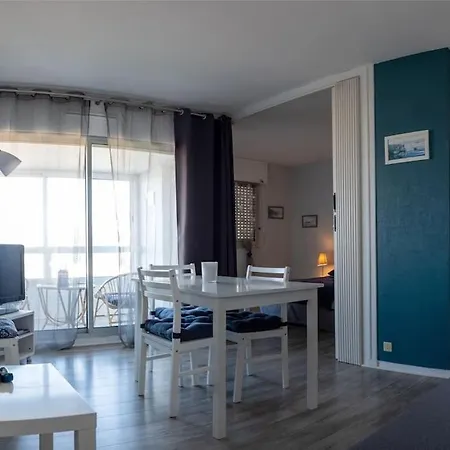 Beau F2, Vue Sur Mer, A Deux Pas De Courseulles.