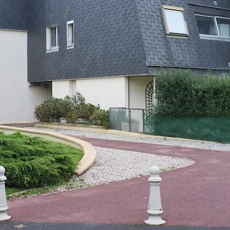 Beau F2, Vue Sur Mer, A Deux Pas De Courseulles. Appartement *