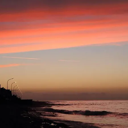 아파트 Beau F2, Vue Sur Mer, A Deux Pas De Courseulles. *