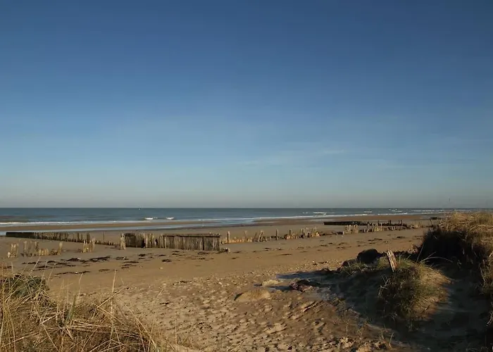 Beau F2, Vue Sur Mer, A Deux Pas De Courseulles. *