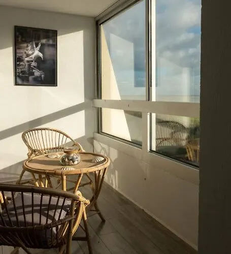 Beau F2, Vue Sur Mer, A Deux Pas De Courseulles. Apartment *