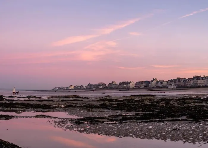 Apartment Beau F2, Vue Sur Mer, A Deux Pas De Courseulles.