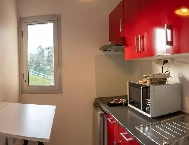 Apartment Beau F2, Vue Sur Mer, A Deux Pas De Courseulles. *